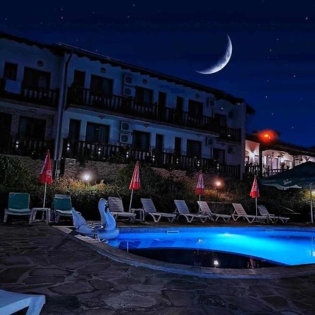 Family Complex Krisbo Hotel Donkovtsi ภายนอก รูปภาพ