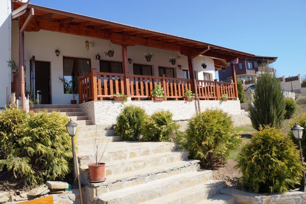 Family Complex Krisbo Hotel Donkovtsi ภายนอก รูปภาพ