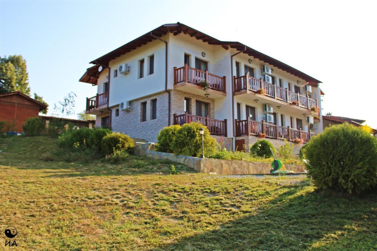Family Complex Krisbo Hotel Donkovtsi ภายนอก รูปภาพ