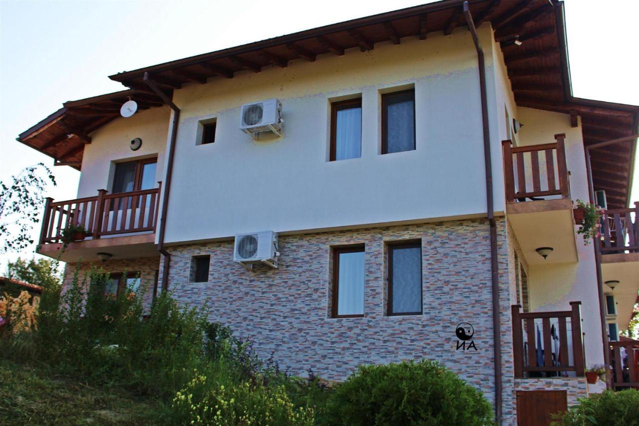 Family Complex Krisbo Hotel Donkovtsi ภายนอก รูปภาพ
