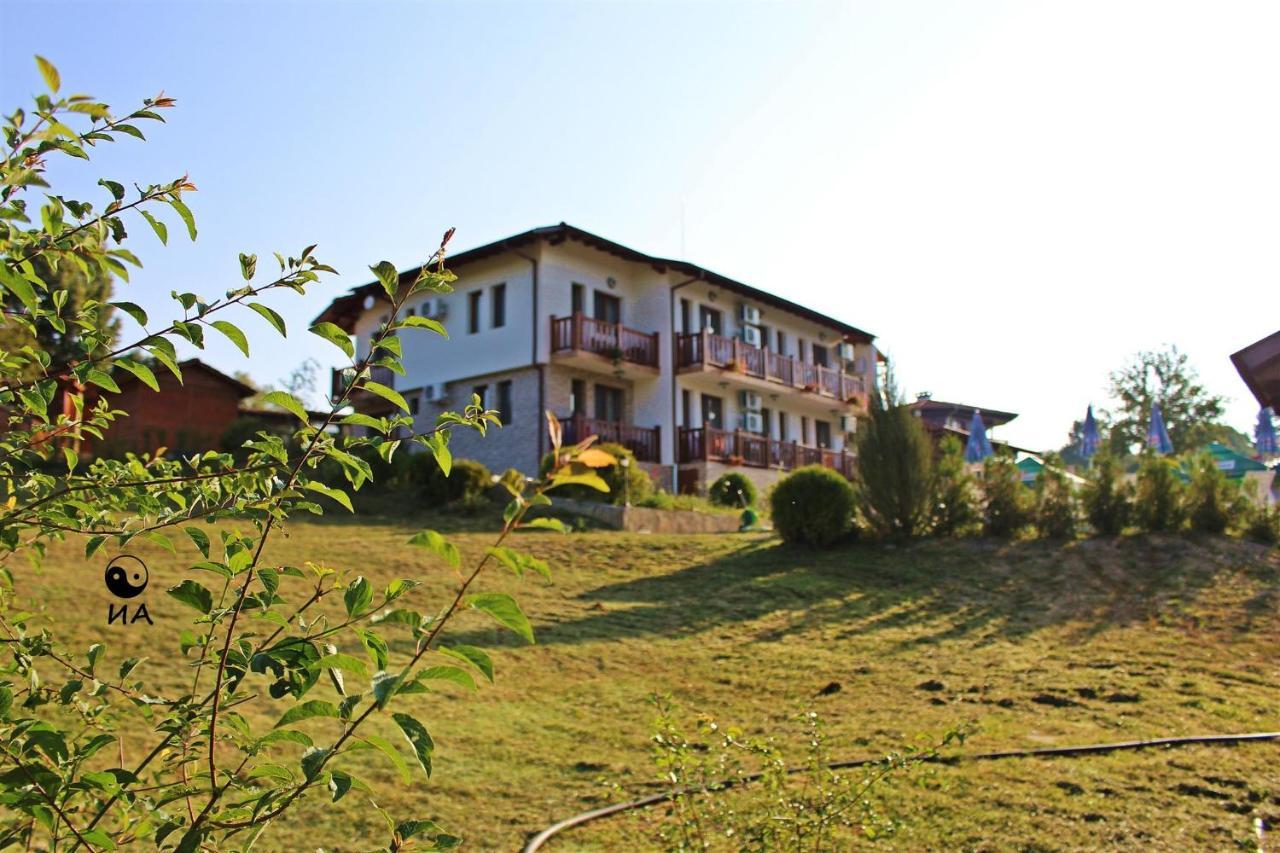 Family Complex Krisbo Hotel Donkovtsi ภายนอก รูปภาพ