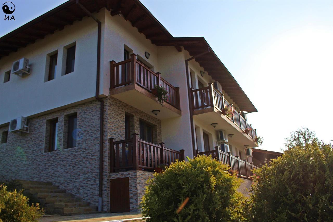 Family Complex Krisbo Hotel Donkovtsi ภายนอก รูปภาพ