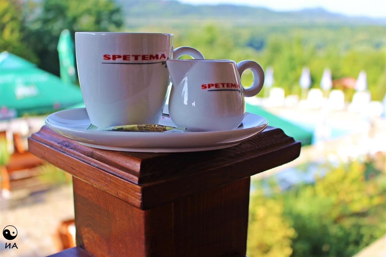 Family Complex Krisbo Hotel Donkovtsi ภายนอก รูปภาพ