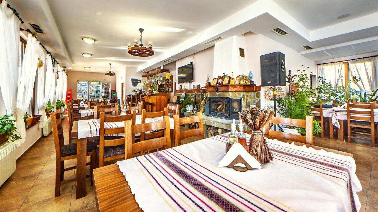 Family Complex Krisbo Hotel Donkovtsi ภายนอก รูปภาพ