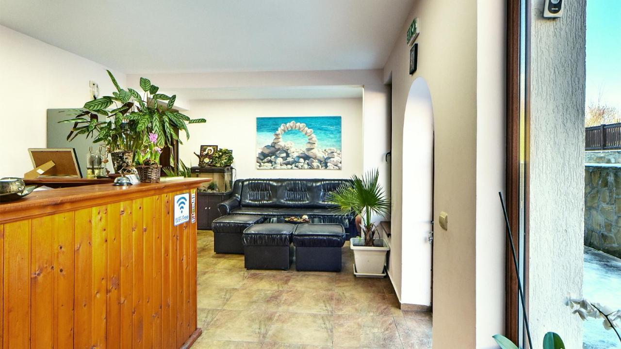 Family Complex Krisbo Hotel Donkovtsi ภายนอก รูปภาพ